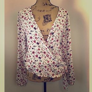 NWT Junk Food Floral Print Wrap Shirt Size Medium